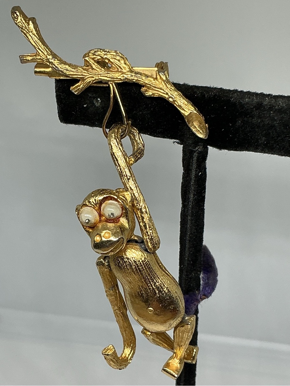 Vintage Adorable Pan Articulated Monkey Brooch